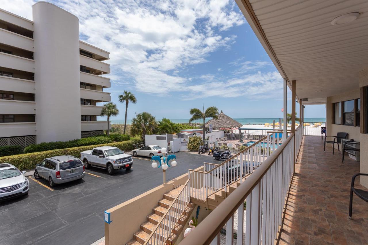 Plaza Beach Hotel - Beachfront Resort St. Pete Beach Exterior foto
