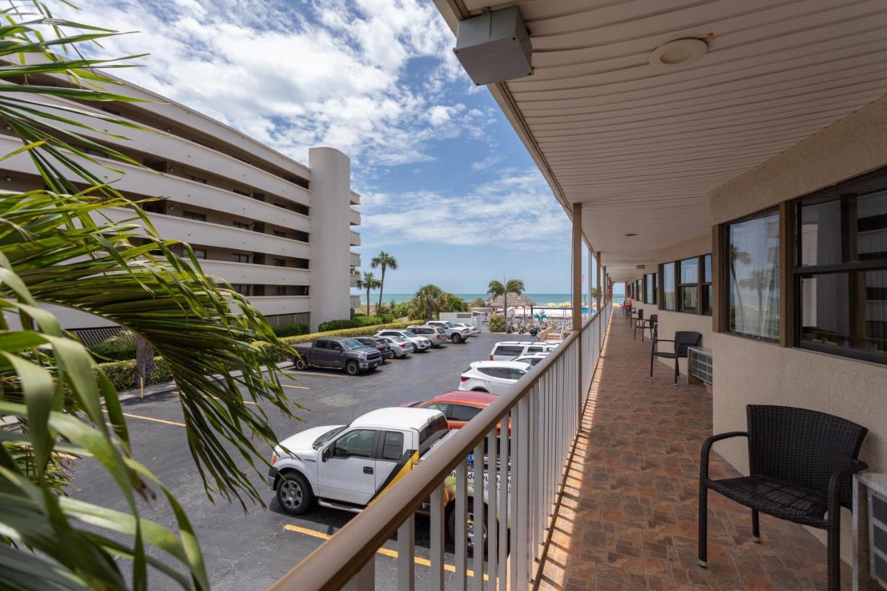 Plaza Beach Hotel - Beachfront Resort St. Pete Beach Exterior foto